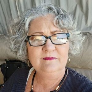 Meet your Posher, Denise